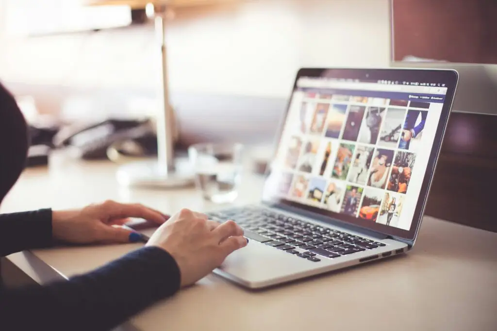 pexels-picjumbo-com-55570-196655 WeGetYou.Online offers hassle-free website hosting and professional email services tailored for the needs of small businesses in the UK.